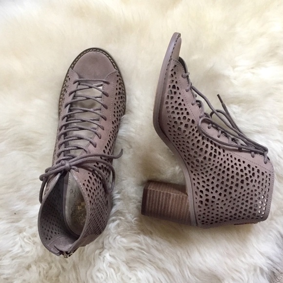 Vince Camuto Shoes - Vince Camuto Tulina Lace Up Sandals In Smoke Cloud